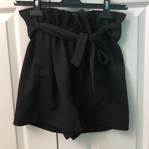 Aritizia Wilfred black paperbag shorts size 2